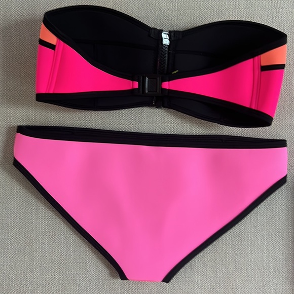 Two piece bathing suit, - Picture 2 of 4